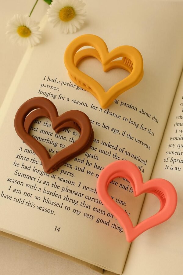 Heart Claws For Women & Girls - Image 4